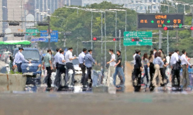 15 người chết giữa nắng nóng ở Hàn Quốc - Ảnh 1.