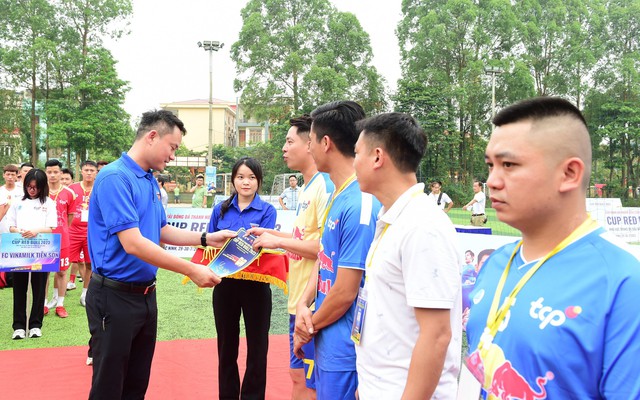 Nhiều hoạt động ý nghĩa giải bóng đá Thanh niên Công nhân - Cúp Red Bull - Ảnh 5.