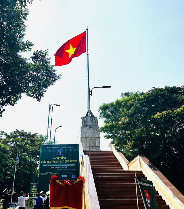 Tình nguyện trên đảo Trần  - Ảnh 3.