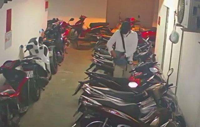 Bắt kẻ đột nhập hầm chung cư trộm xe máy ở TP.Thủ Đức - Ảnh 1.