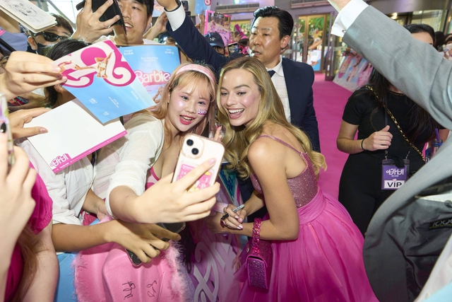 Tin ‘Barbie’ bị cấm chiếu ở Việt Nam được truyền thông quốc tế chú ý - Ảnh 4.
