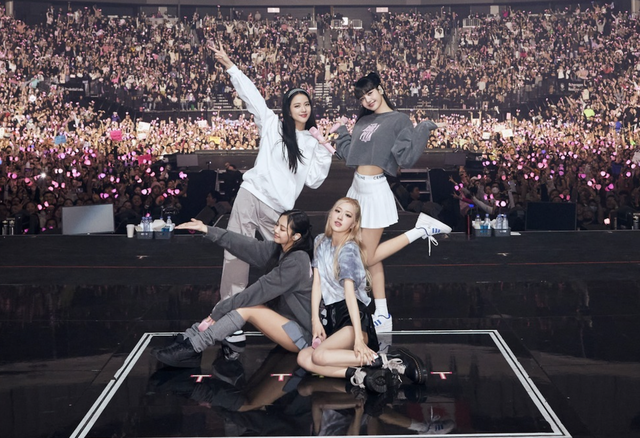 YG Entertainment phản hồi lùm xùm BlackPink chỉ diễn 13 ca khúc tại concert Hà Nội - Ảnh 1.
