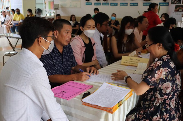 Ngày mai, những trường đầu tiên tại TP.HCM tuyển sinh lớp 1, lớp 6 - Ảnh 2.