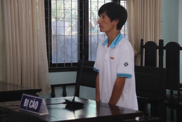 Bình Thuận: Tài xế lái xe con ngủ gật tung chết người lãnh 9 tháng tù giam - Ảnh 1.