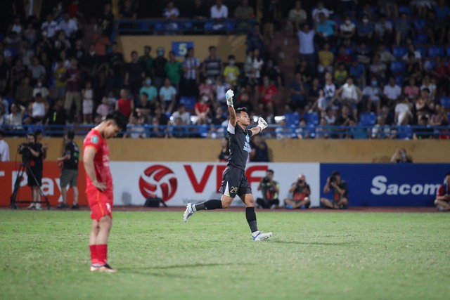 Filip Nguyễn thất bại, thủ môn dự bị thành người hùng đưa Nam Định vào tứ kết Cúp quốc gia - Ảnh 13.