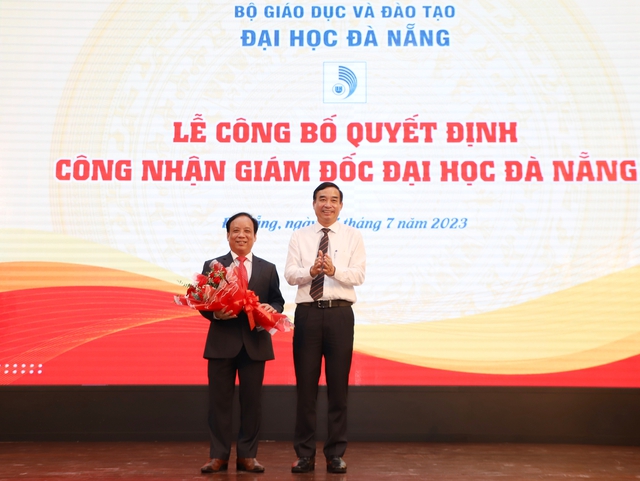 Bộ GD-ĐT công nhận PGS-TS Nguyễn Ngọc Vũ giữ chức Giám đốc Đại học Đà Nẵng   - Ảnh 4.