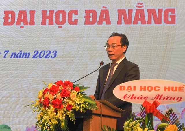Bộ GD-ĐT công nhận PGS-TS Nguyễn Ngọc Vũ giữ chức Giám đốc Đại học Đà Nẵng   - Ảnh 2.