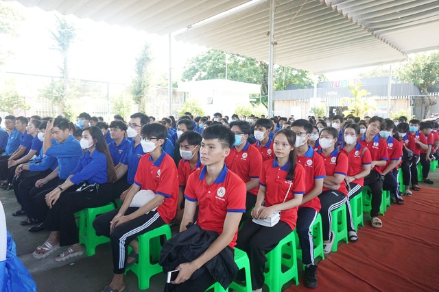 2.000 chiến sĩ tham gia chiến dịch Thanh niên tình nguyện hè tại Trà Vinh - Ảnh 4.