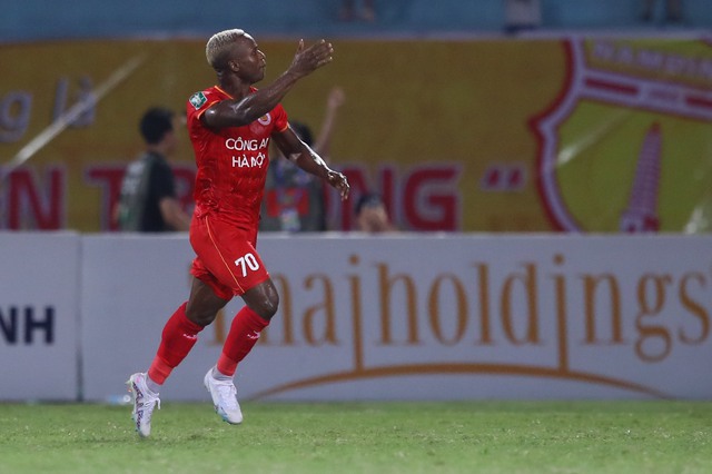 Filip Nguyễn thất bại, thủ môn dự bị thành người hùng đưa Nam Định vào tứ kết Cúp quốc gia - Ảnh 1.