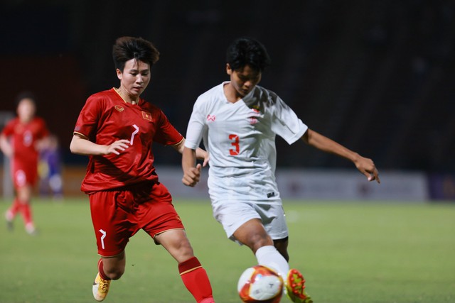 Đội tuyển nữ Việt Nam chuẩn bị thể lực, rèn bóng bổng trước World Cup - Ảnh 2. Đội tuyển nữ Việt Nam chuẩn bị thể lực, rèn bóng bổng trước World Cup - Ảnh 2.