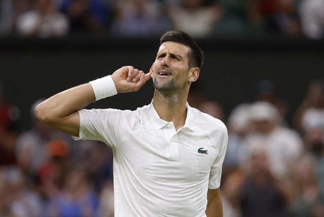 Djokovic tiếp tục chuỗi bất bại tại giải Wimbledon - Ảnh 1.