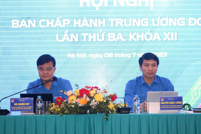 Khai mạc hội nghị Ban Chấp hành T.Ư Đoàn với hệ thống phòng họp không giấy - Ảnh 1.