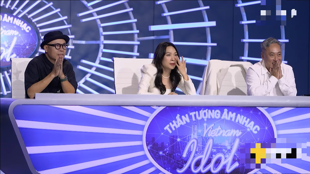 Mỹ Tâm bật khóc trong tập 1 của ‘Vietnam Idol 2023’ - Ảnh 5.