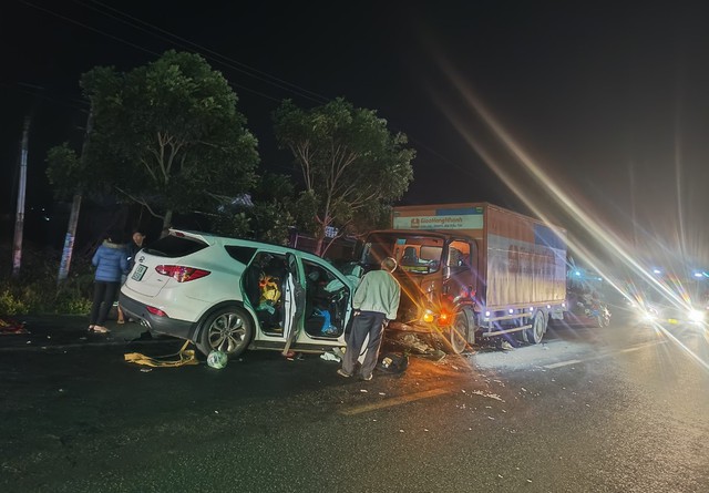 Lâm Đồng: Tai nạn giao thông nghiêm trọng 7 người thương vong - Ảnh 1.