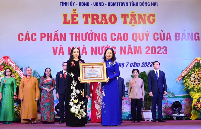 Phó chủ tịch KN Holdings được Chủ tịch nước trao tặng Huân chương Lao động hạng nhất - Ảnh 3.