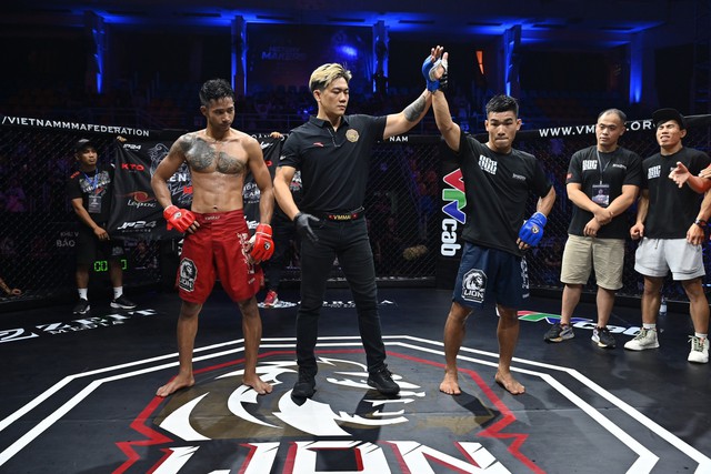 Trần Ngọc Lượng đánh bại đệ tử Johnny Trí Nguyễn tại MMA LION Championship 07  - Ảnh 3.