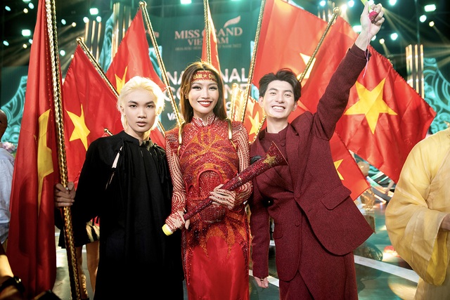 Ngắm những bộ trang phục dân tộc do Nguyễn Minh Công làm mentor thắng giải quốc tế - Ảnh 10.