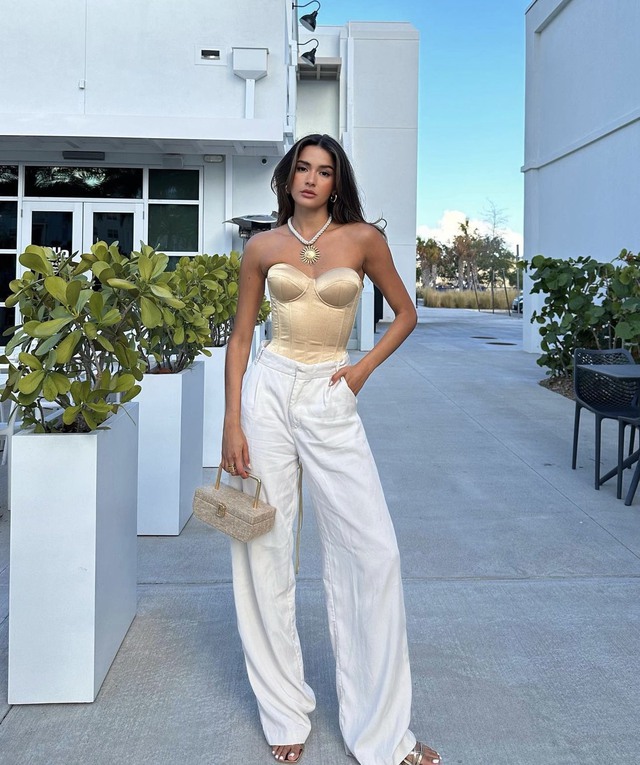 Giữ dáng chuẩn, khoe eo thon với các thiết kế áo corset ngọt ngào - Ảnh 5. Giữ dáng chuẩn, khoe eo thon với các thiết kế áo corset ngọt ngào - Ảnh 5.