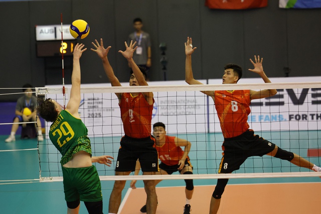 Đội tuyển nam bóng chuyền Việt Nam thua Úc ở AVC Challenge Cup - Ảnh 1.