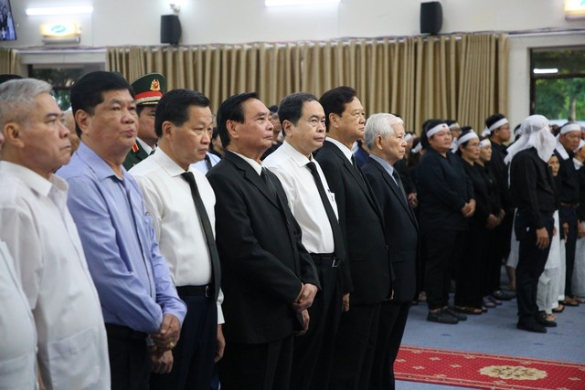 Lãnh đạo Đảng, Nhà nước tiễn ông Lê Phước Thọ về an nghỉ tại quê nhà - Ảnh 2.
