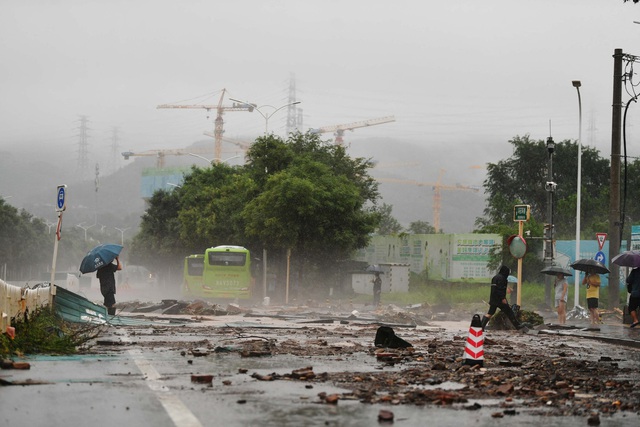 Số người chết tăng lên ở Bắc Kinh, tỉnh phụ cận do siêu bão Doksuri - Ảnh 8.