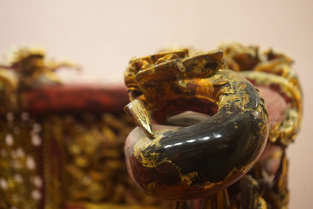 Mãn nhãn với ngai thờ hơn 300 năm tuổi trong miếu cổ ở Thái Bình - Ảnh 8.