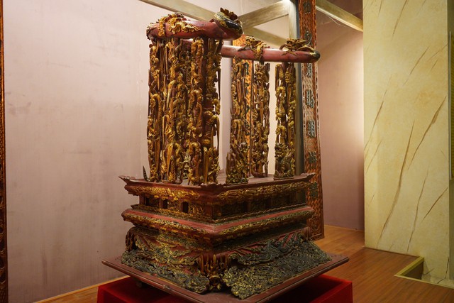 Mãn nhãn với ngai thờ hơn 300 năm tuổi trong miếu cổ ở Thái Bình - Ảnh 5.