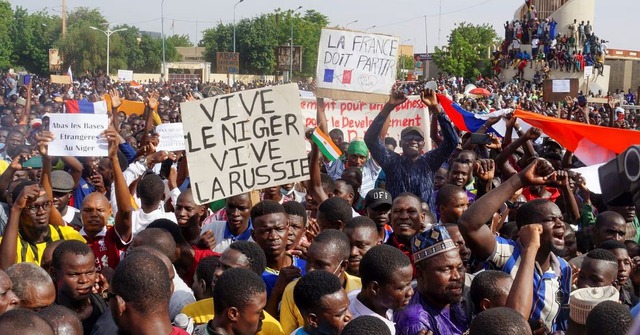 Pháp, Ý chuẩn bị sơ tán công dân khỏi Niger - Ảnh 2.