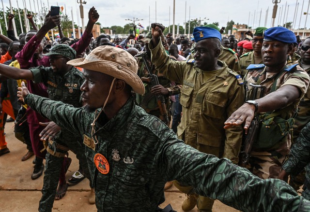 Chính quyền quân sự Niger cáo buộc Pháp xâm phạm không phận, phóng thích 'khủng bố' - Ảnh 1.