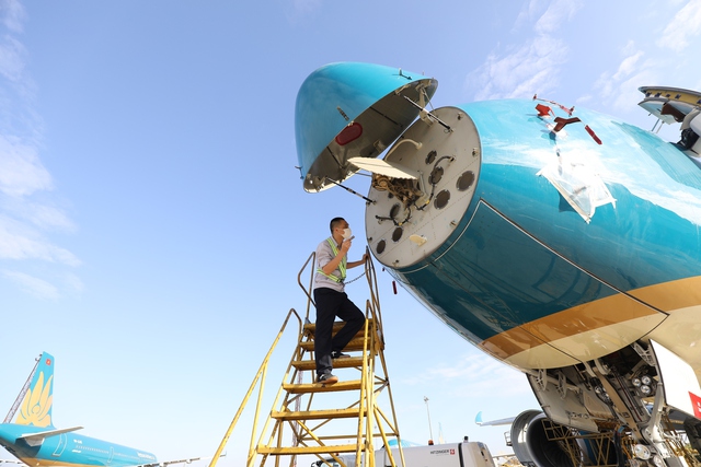 30 năm đảm bảo an toàn khai thác hàng không của Vietnam Airlines - Ảnh 2.