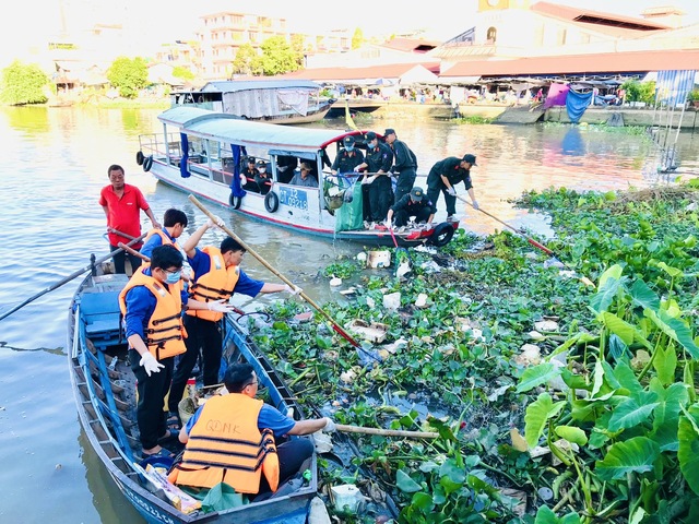 Cần Thơ: Nhiều hoạt động thiết thực Ngày chiến sĩ tình nguyện vì văn minh đô thị - Ảnh 1.