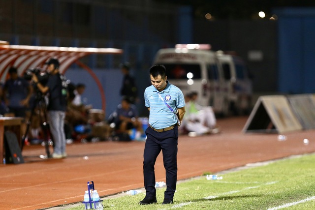 HLV Phạm Minh Đức: 'Đà Nẵng xuống hạng vẫn đủ sức lên V-League trở lại'  - Ảnh 2.