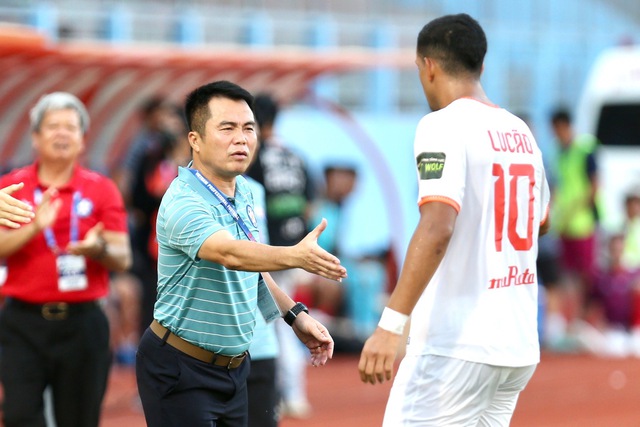 HLV Phạm Minh Đức: 'Đà Nẵng xuống hạng vẫn đủ sức lên V-League trở lại'  - Ảnh 1.