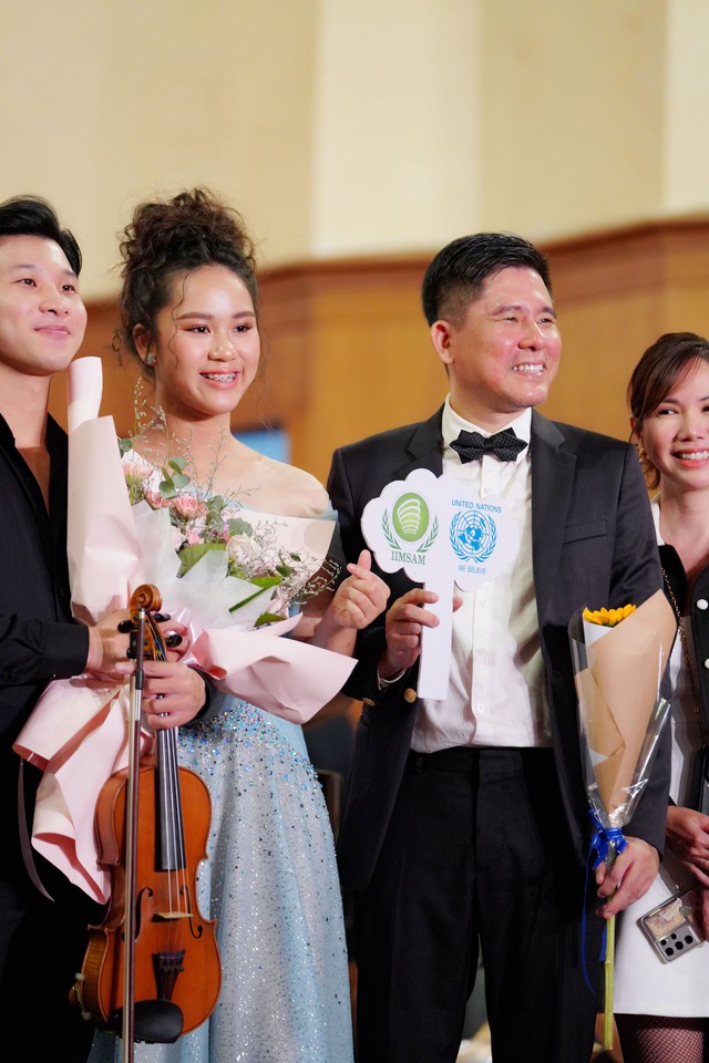 Bella Vũ làm MC song ngữ hỗ trợ gây quỹ cho bệnh nhi ung thư - Ảnh 3. Bella Vũ làm MC song ngữ hỗ trợ gây quỹ cho bệnh nhi ung thư - Ảnh 3.
