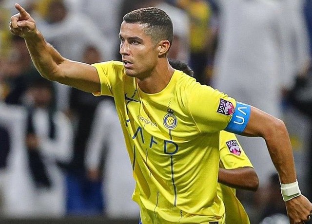 Cristiano Ronaldo lập cú đúp ngoạn mục, cùng CLB Al Nassr đoạt chức vô địch đầu tiên - Ảnh 1.