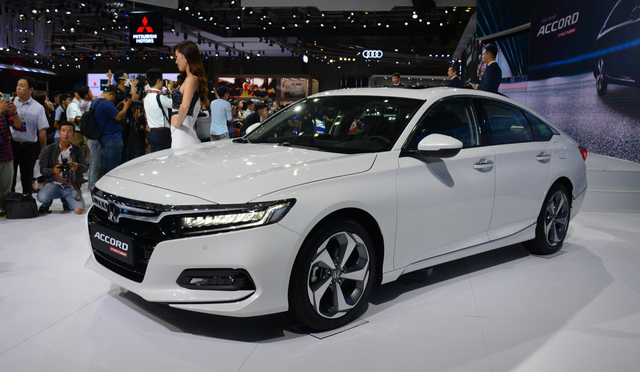 Li&ecirc;n tục 'đại hạ gi&aacute;' vẫn ế ẩm, Honda Accord ngừng b&aacute;n tại Việt Nam - Ảnh 2.