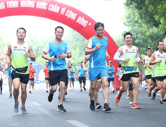 Anh Bùi Quang Huy hào hứng tham gia giải chạy 'Những bước chân vì cộng đồng' - Ảnh 3.