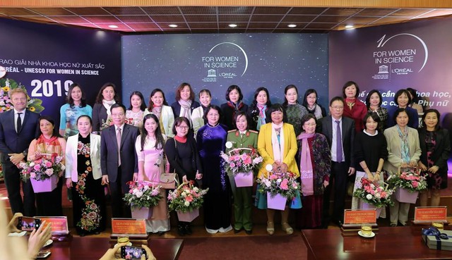 Học bổng danh giá dành cho nữ khoa học gia ở Việt Nam - Ảnh 1.