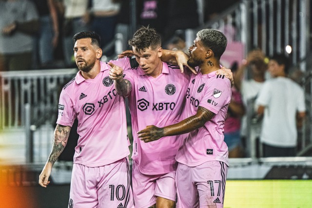 Messi nâng tầm Inter Miami, thẳng tiến vào bán kết Leagues Cup - Ảnh 1.