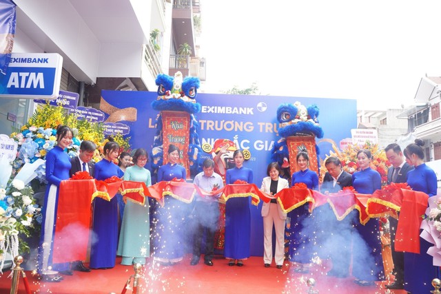 Eximbank khai trương chi nhánh Bắc Giang - Ảnh 1.