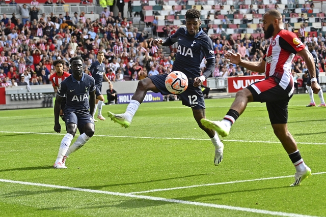 Ngoại hạng Anh: Không còn Kane, Tottenham bị Brentford cầm chân trong ngày ra quân - Ảnh 2.