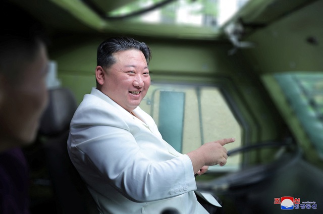 Ông Kim Jong-un chỉ đạo tăng mạnh năng lực sản xuất tên lửa - Ảnh 4.