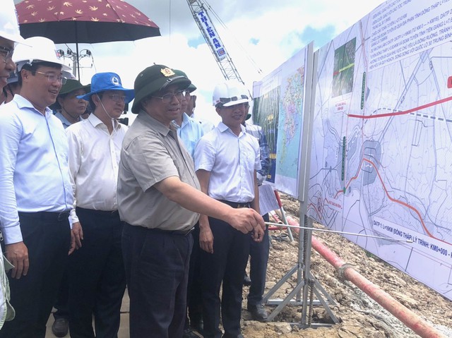 Thủ tướng Phạm Minh Chính kiểm tra các công trình trọng điểm tại Đồng Tháp - Ảnh 5.