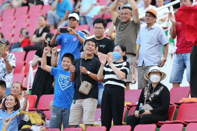 CLB Đồng Nai trở lại giải bóng đá hạng nhất quốc gia sau 11 năm - Ảnh 4.