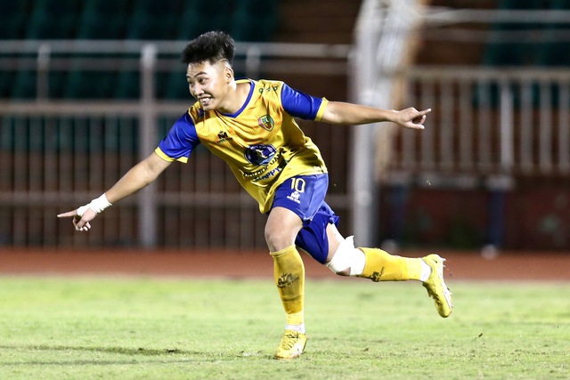 HLV Phan Thanh Bình: 'Đồng Tháp lên hạng nhất, tôi muốn đưa đội sớm lên chơi V-League' - Ảnh 6.