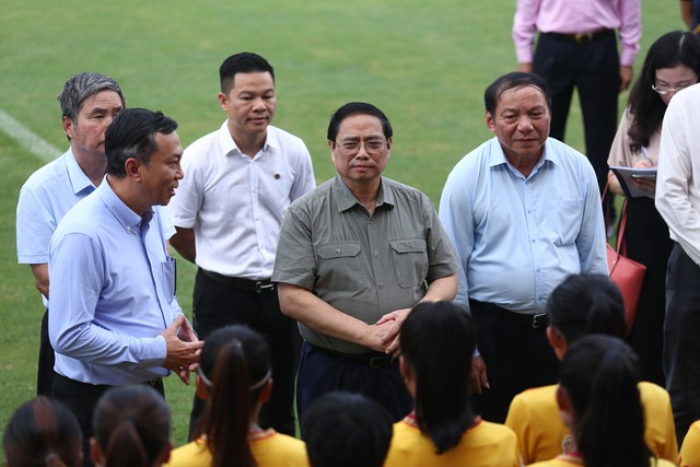 Lãnh đạo Chính phủ gặp gỡ, động viên đội tuyển nữ Việt Nam sau World Cup 2023 - Ảnh 3.
