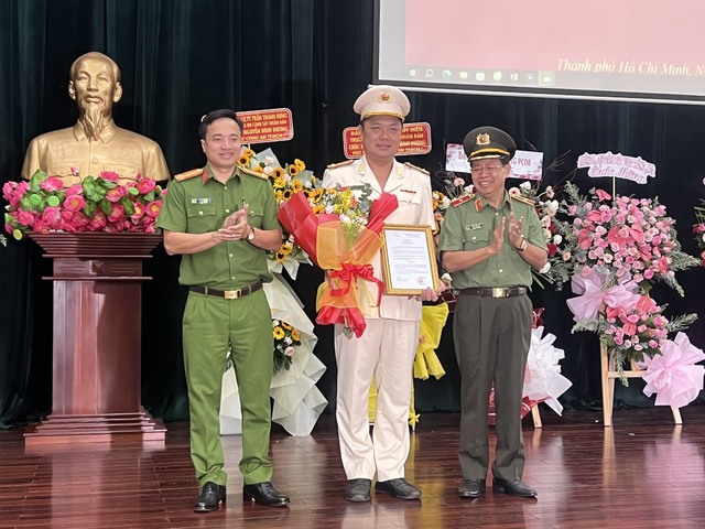 Bộ Công an bổ nhiệm thượng tá Nguyễn Đình Dương làm Phó Giám đốc Công an TP.HCM - Ảnh 1.