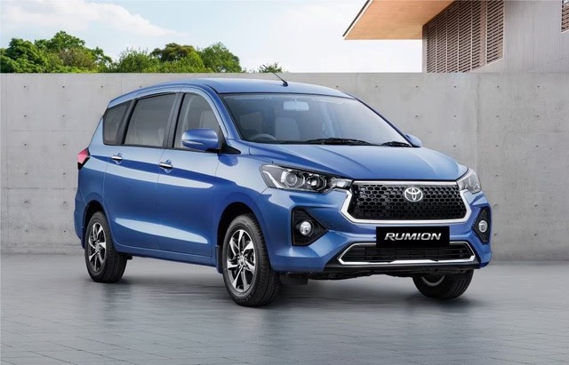 Toyota Rumion 2023 nhỏ hơn Innova, thực chất là xe Suzuki   - Ảnh 1.