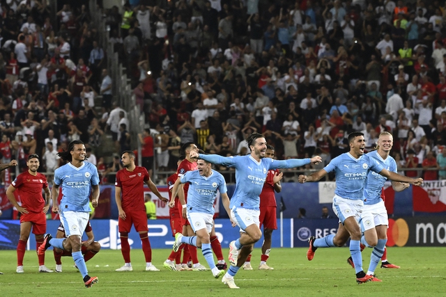 Đánh bại Sevilla trên chấm 11 m, Man City đoạt Siêu cúp châu Âu - Ảnh 1.