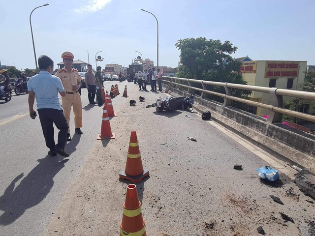 Quảng Bình: Hai giáo viên đi tập huấn gặp tai nạn, một người tử vong - Ảnh 1.